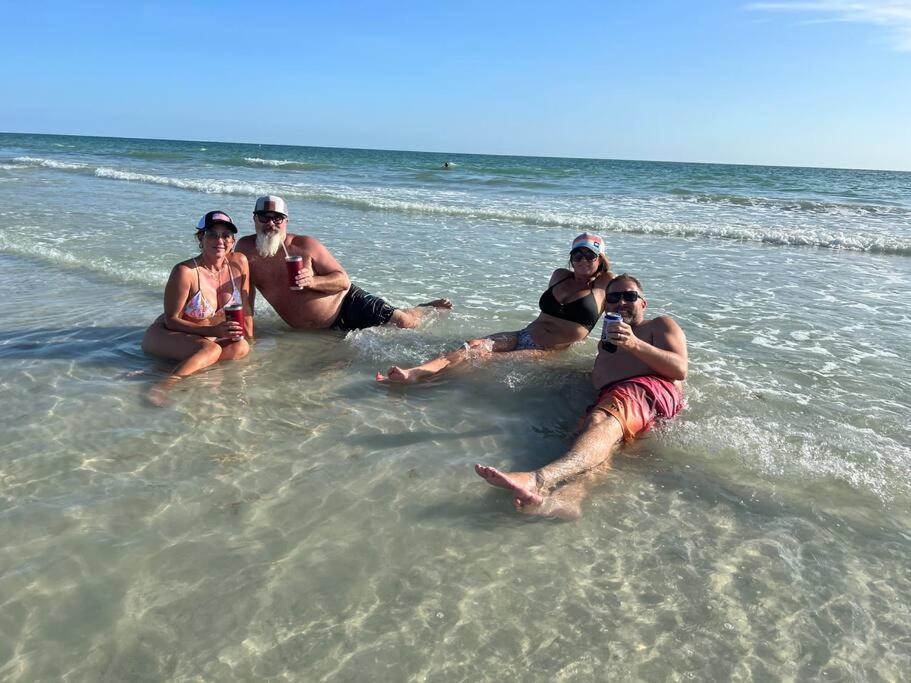 Beachfront Condo On Quiet Treasure Island- 1 Bed St. Pete Beach Eksteriør billede