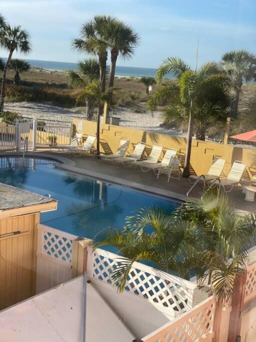 Beachfront Condo On Quiet Treasure Island- 1 Bed St. Pete Beach Eksteriør billede