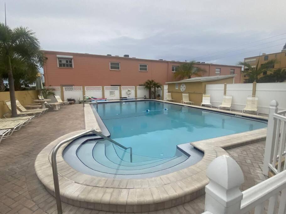 Beachfront Condo On Quiet Treasure Island- 1 Bed St. Pete Beach Eksteriør billede