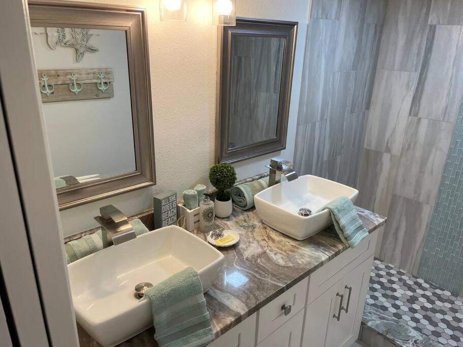 Beachfront Condo On Quiet Treasure Island- 1 Bed St. Pete Beach Eksteriør billede