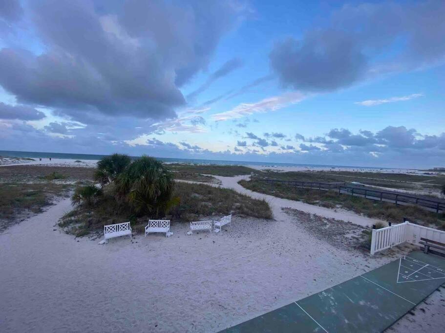 Beachfront Condo On Quiet Treasure Island- 1 Bed St. Pete Beach Eksteriør billede