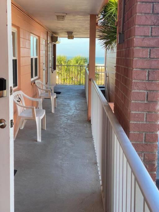 Beachfront Condo On Quiet Treasure Island- 1 Bed St. Pete Beach Eksteriør billede