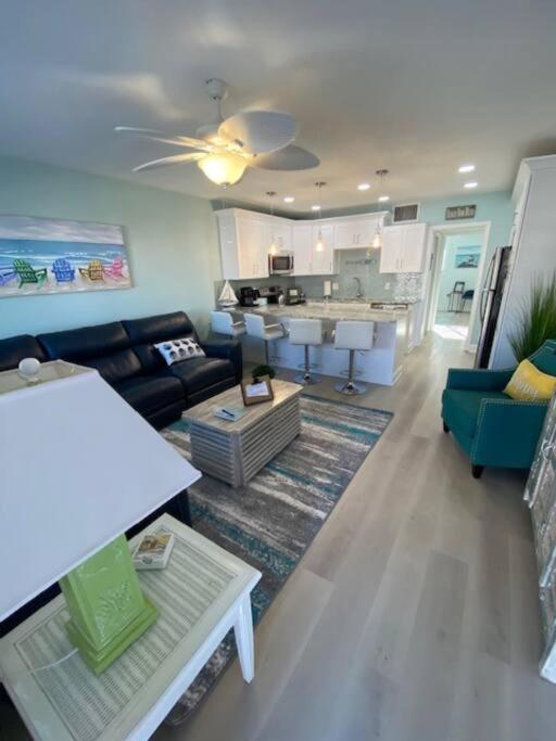 Beachfront Condo On Quiet Treasure Island- 1 Bed St. Pete Beach Eksteriør billede